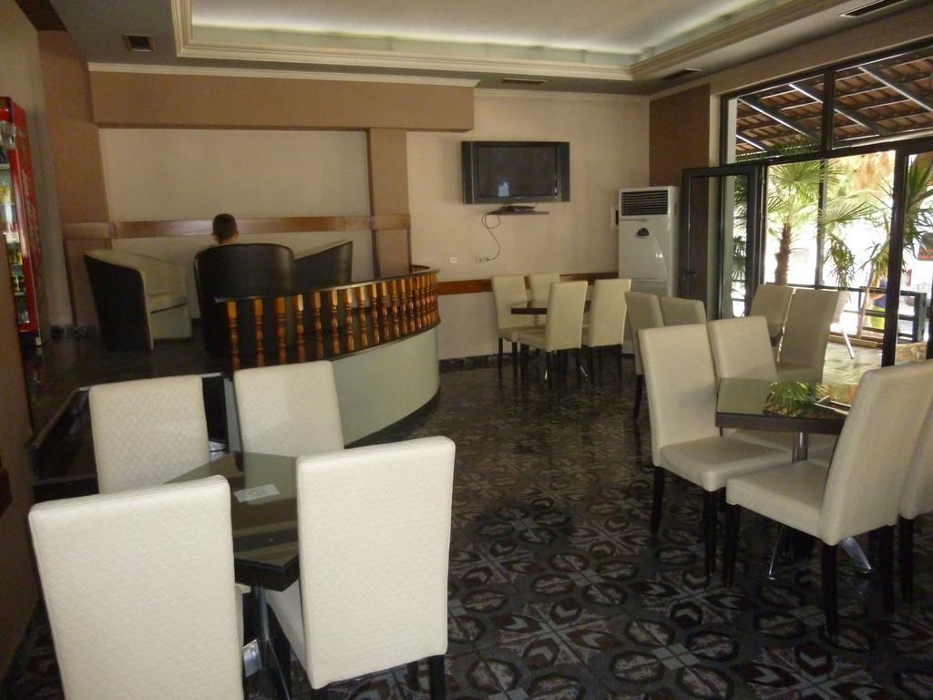 Joy Hotel Saranda Kültér fotó
