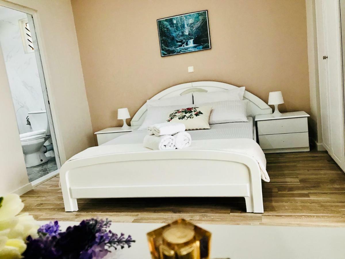 Joy Hotel Saranda Kültér fotó