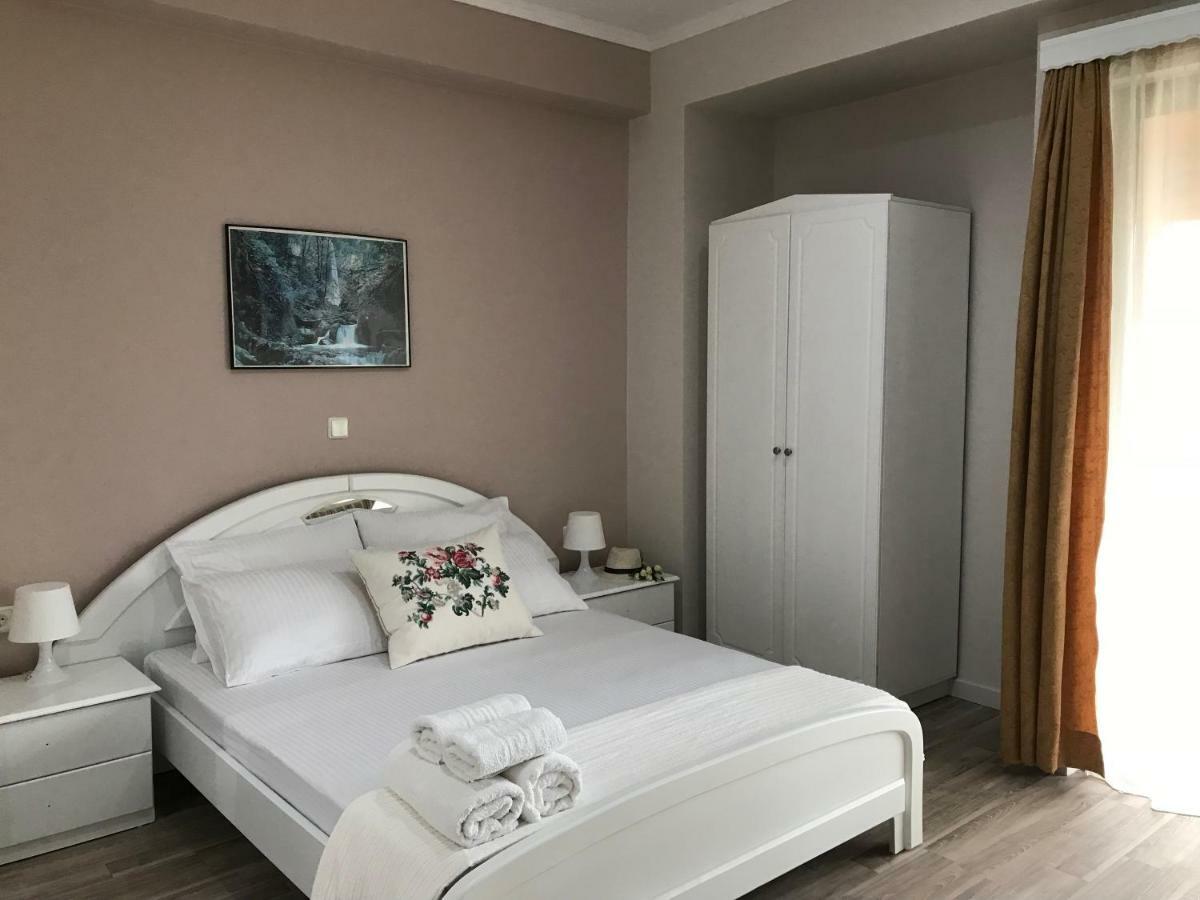 Joy Hotel Saranda Kültér fotó
